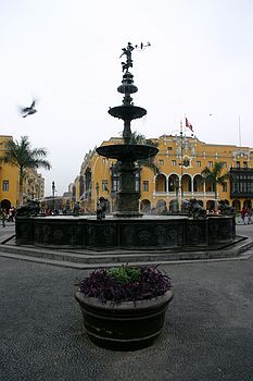 Plaza - Lima